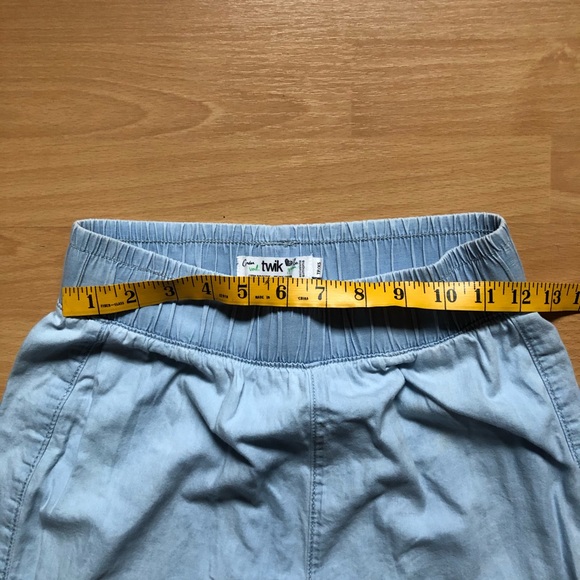 Flowy Jean Wide Leg Capris - Picture 4 of 5
